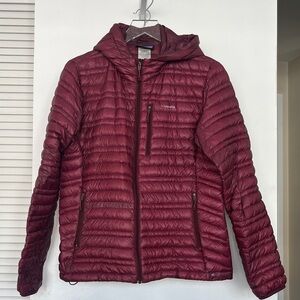 Patagonia Women's Hooded Puffer Jacket - Burgundy